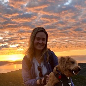 Meet your Posher, Caitlin